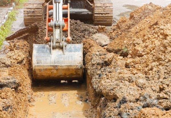 Water Line Digging in Des Moines